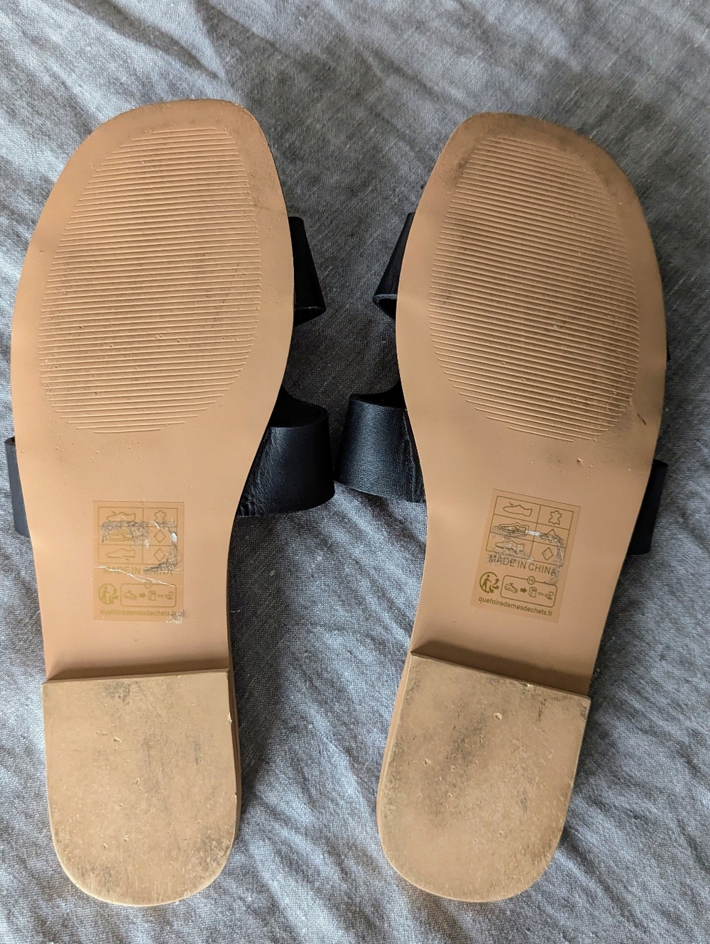 Steve Madden Zarnia Slide / Slip-on Leather Sandals in Black + Tan - Picture 6 of 10